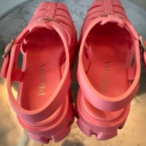 Prada Logo Chunky-Sole Fisherman Sandals - Picture 9 of 12